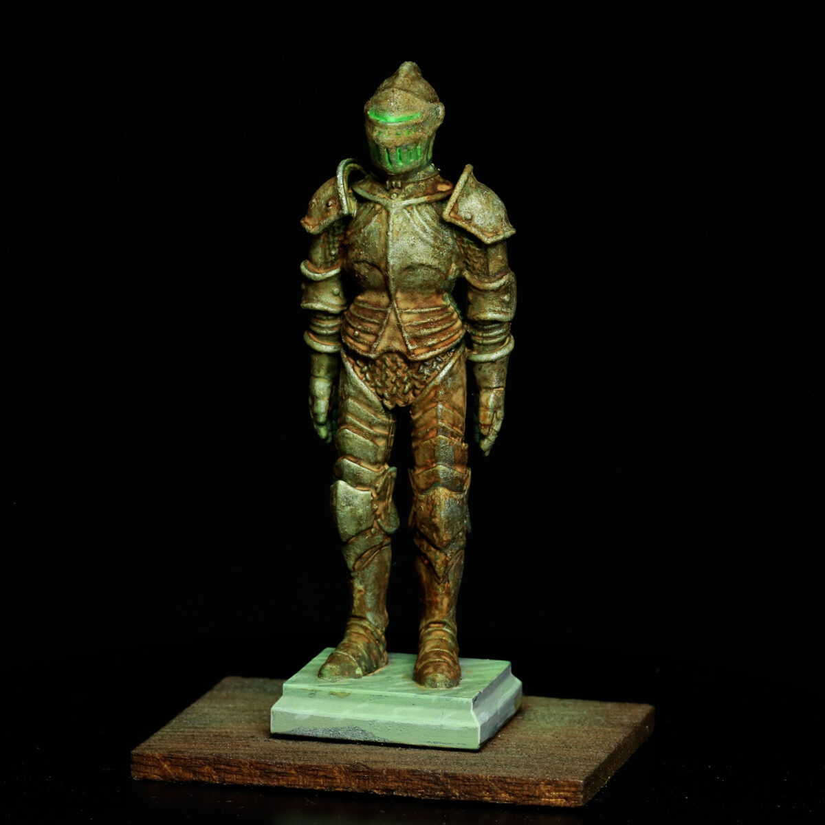Cursed Armor, Printing and Painting - Ben Q VH